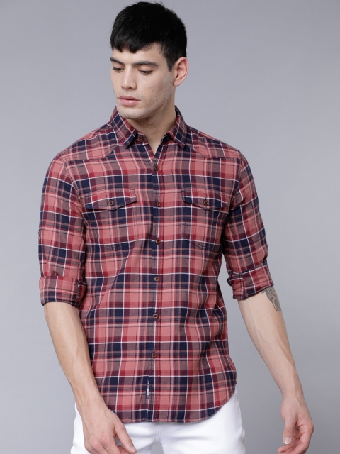 

LOCOMOTIVE Men Coral Red & Navy Blue Slim Fit Checked Casual Shirt