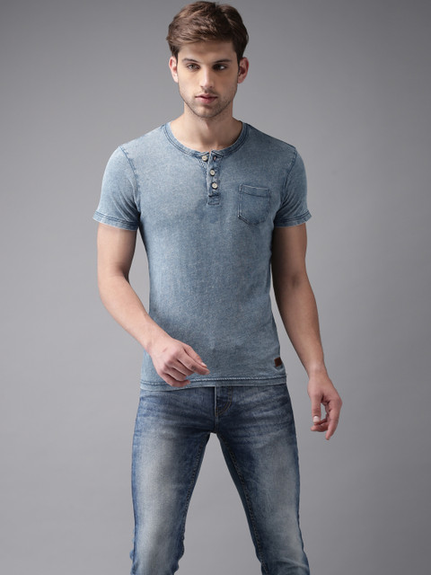 

Flying Machine Men Blue Solid Round Neck T-shirt