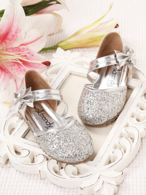 

Walktrendy Girls Silver-Toned Embellished Ballerinas