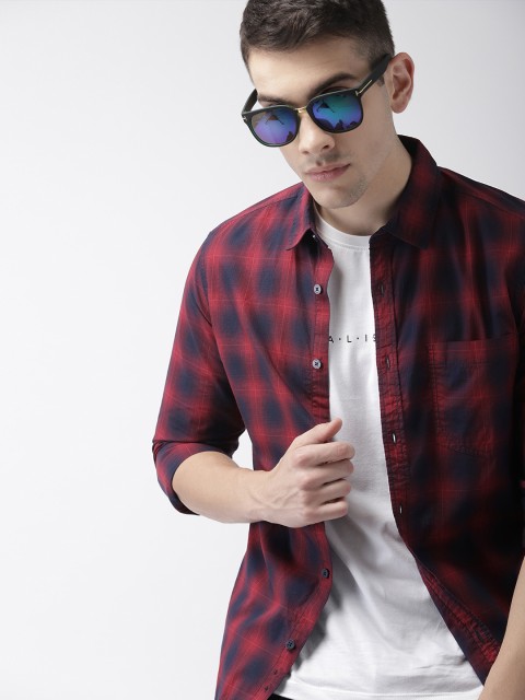 

Harvard Men Maroon & Navy Blue Regular Fit Checked Casual Shirt