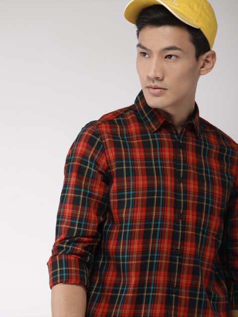 

Harvard Men Red & Green Regular Fit Checked Casual Shirt