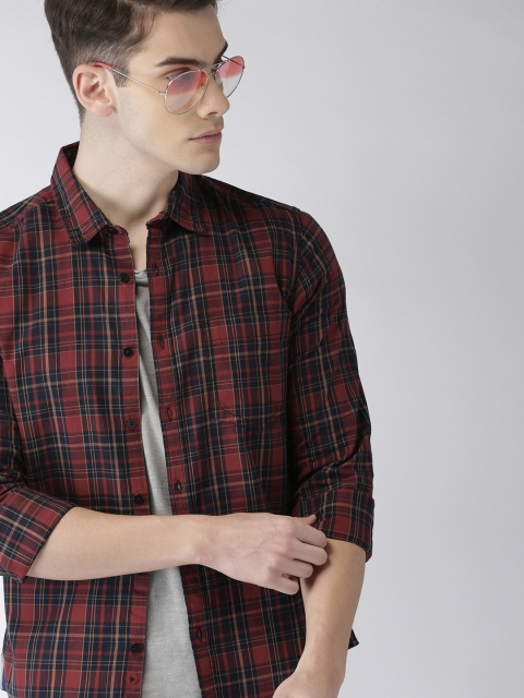 

Harvard Men Red & Black Regular Fit Checked Casual Shirt