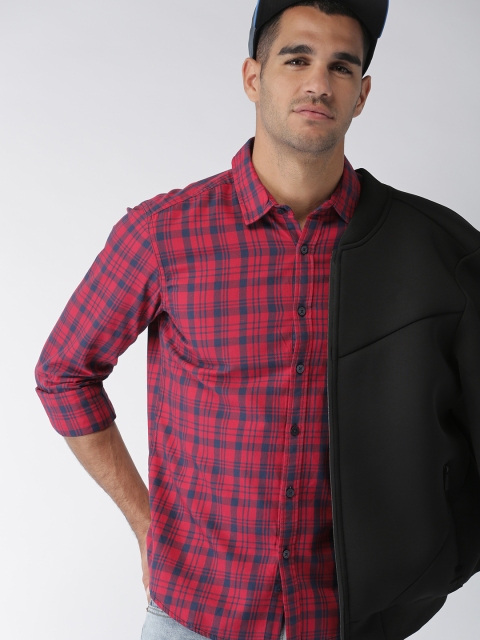 

Harvard Men Red & Navy Blue Regular Fit Checked Casual Shirt