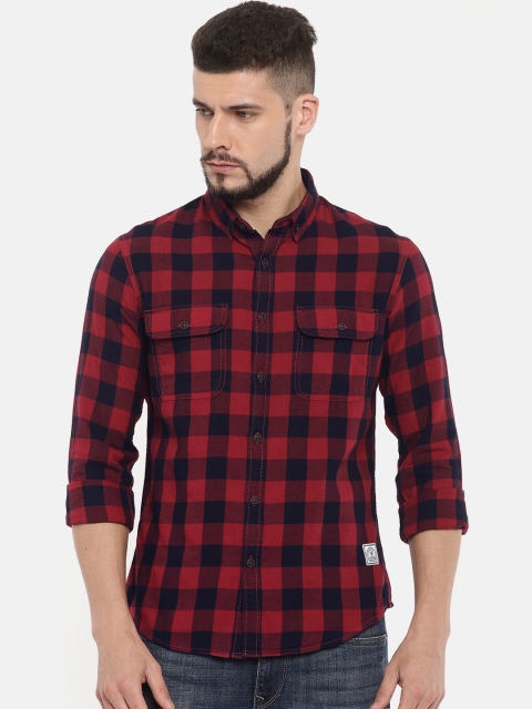 

Harvard Men Red & Navy Blue Regular Fit Checked Casual Shirt