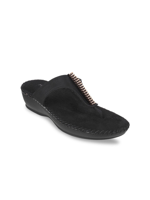 

Metro Women Black Solid Sandals