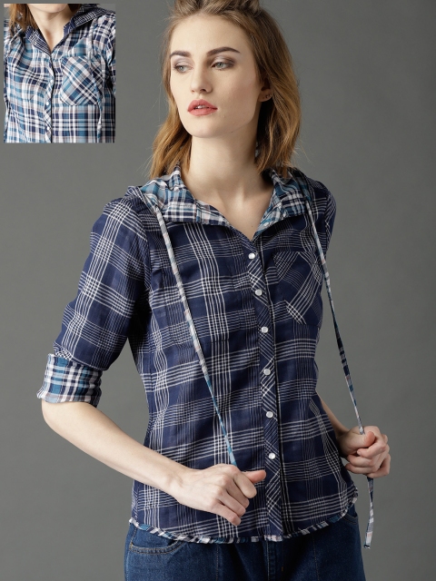 

Roadster Fast and Furious Women Blue & White Regular Fit Reversible Checked Casual Shirt