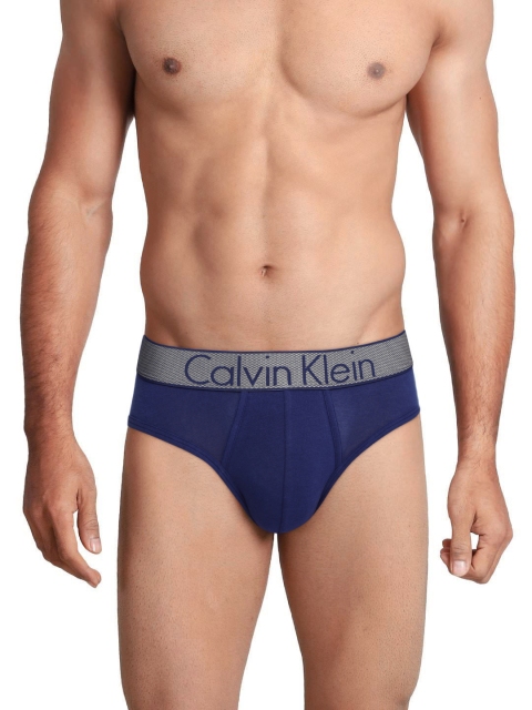 

Calvin Klein Underwear Men Blue Solid Hip Briefs NB12976YN