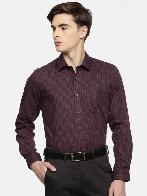 

Peter England Men Maroon & Navy Blue Slim Fit Checked Formal Shirt