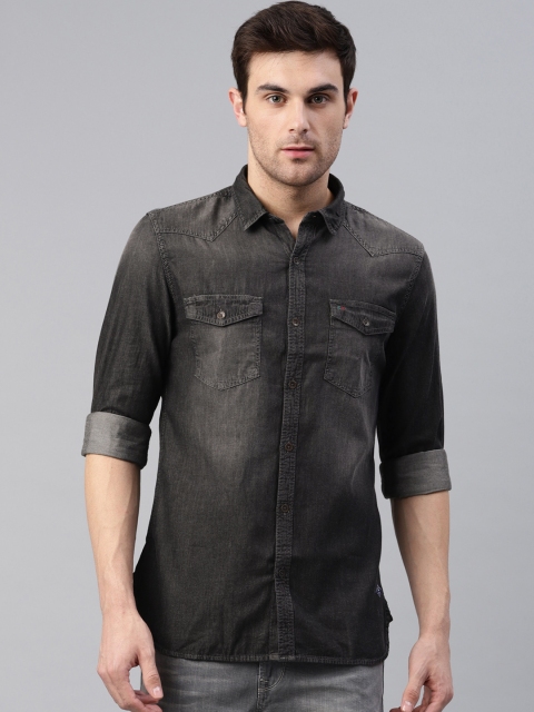 

Peter England Casuals Men Black Regular Fit Solid Washed Chambray Shirt