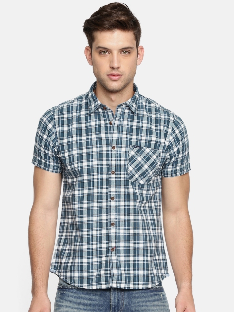 

Pepe Jeans Men Blue & White Regular Fit Checked Casual Shirt