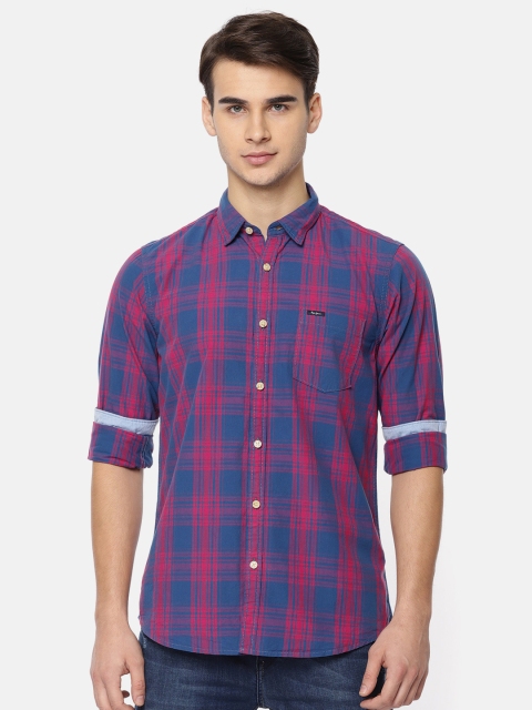 

Pepe Jeans Men Fuchsia & Blue Regular Fit Checked Casual Shirt