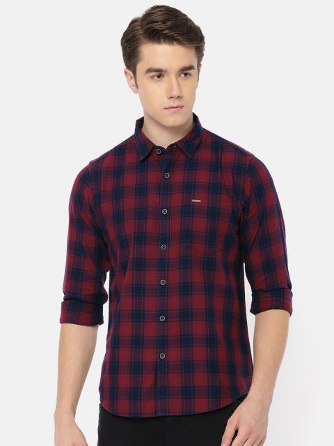

Pepe Jeans Men Maroon & Navy Blue Regular Fit Checked Casual Shirt