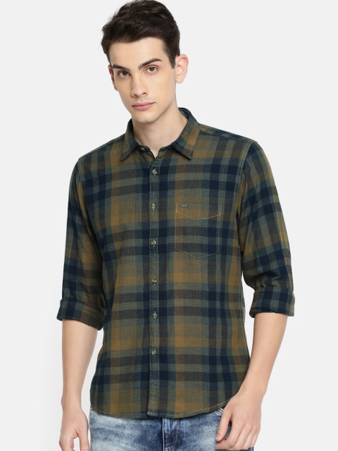 

Pepe Jeans Men Mustard & Navy Blue Regular Fit Checked Casual Shirt