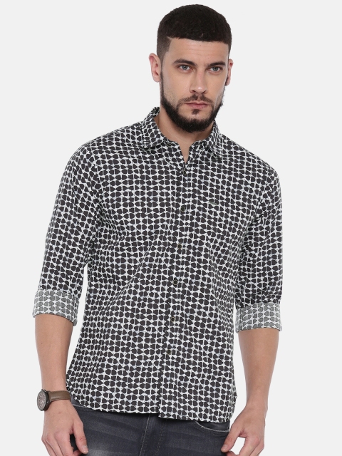 

Pepe Jeans Men Black & White Regular Fit Printed Casual Shirt