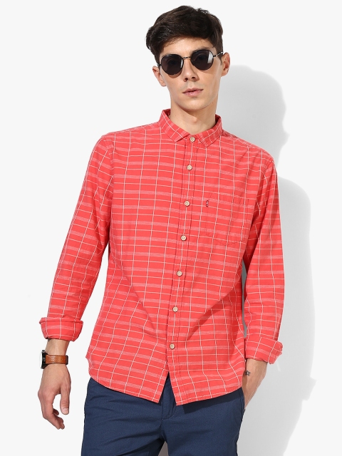 

Levis Men Red Regular Fit Checked Casual Shirt