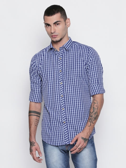 

Solemio Men Navy Blue & White Regular Fit Checked Casual Shirt