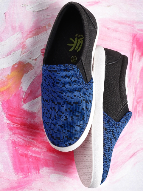 

YK Boys Blue & Black Woven Design Slip-On Sneakers