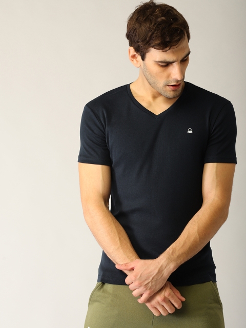 

United Colors of Benetton Men Navy Blue Solid V-Neck T-shirt