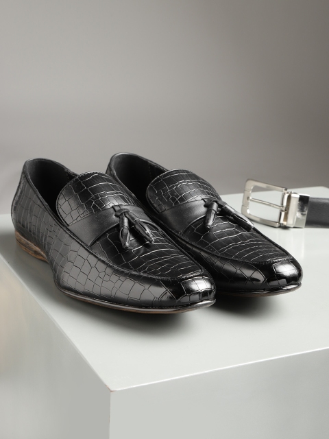 

INVICTUS Men Black Croc Textured Semiformal Slip-Ons