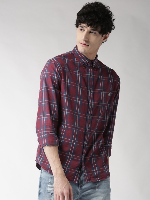

Aeropostale Men Magenta & Blue Regular Fit Checked Casual Shirt