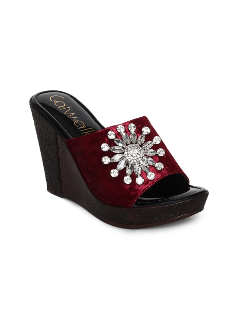 

Catwalk Women Maroon Solid Sandals