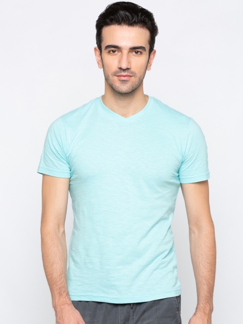 

Globus Men Sea Green Solid Round Neck T-shirt