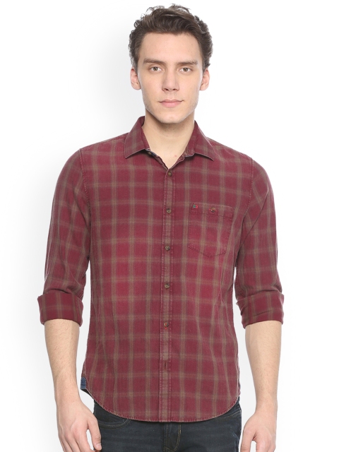 

Peter England Casuals Men Maroon Regular Fit Checked Casual Shirt