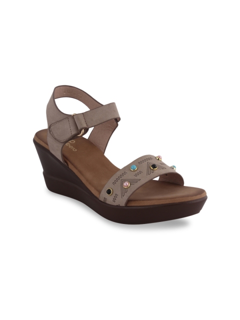 

pelle albero Women Beige Printed Sandals