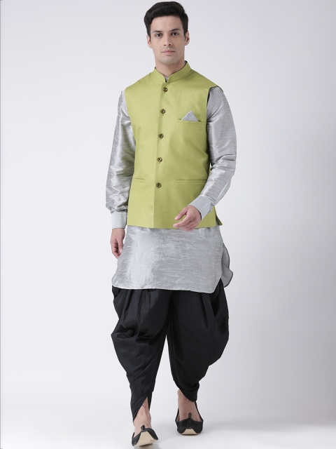 

DEYANN Men Green & Silver-Toned Solid Kurta with Patiala