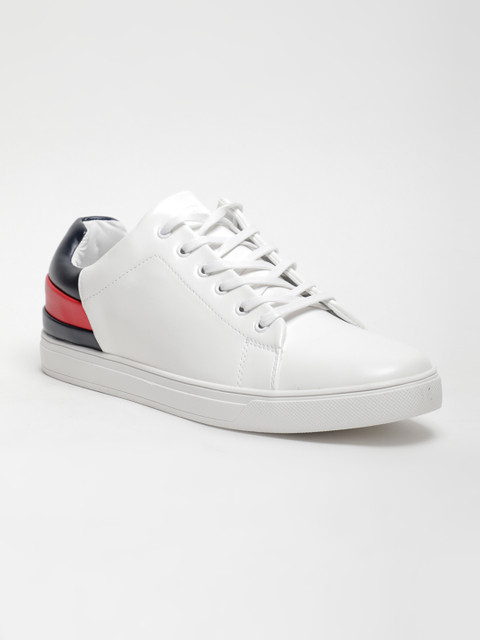 

LOCOMOTIVE Men White Colourblocked Sneakers