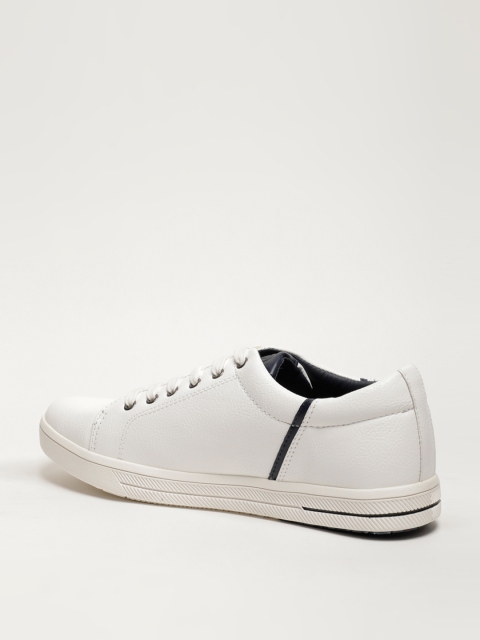 

LOCOMOTIVE Men White Sneakers