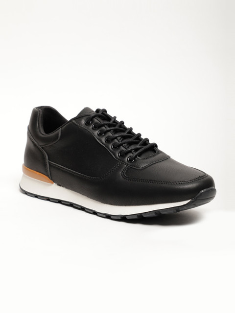 

LOCOMOTIVE Men Black Sneakers