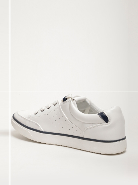 

LOCOMOTIVE Men White Sneakers