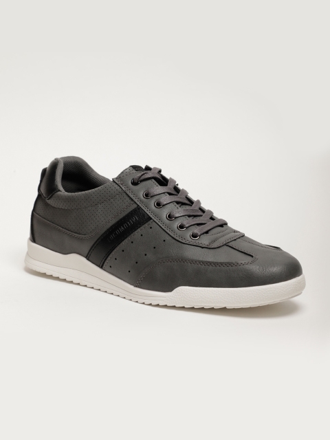 

LOCOMOTIVE Men Grey Sneakers