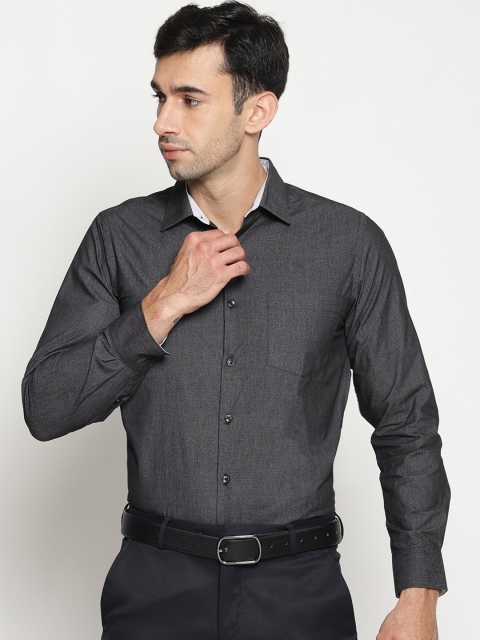 

IVOC Men Black Modern Slim Fit Solid Formal Shirt