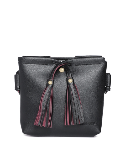 

Kanvas Katha Black Solid Sling Bag