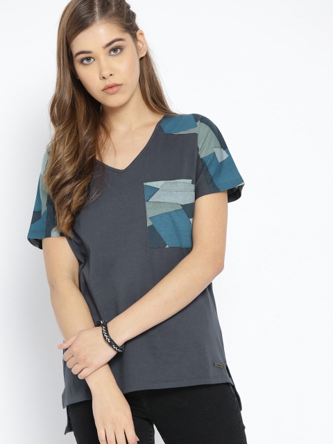 

Roadster Women Blue Printed V-Neck T-shirt