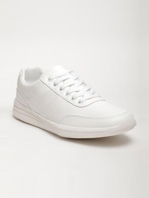 

LOCOMOTIVE Men White Sneakers