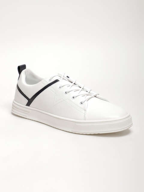 

LOCOMOTIVE Men White Sneakers