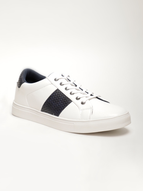 

LOCOMOTIVE Men White Sneakers