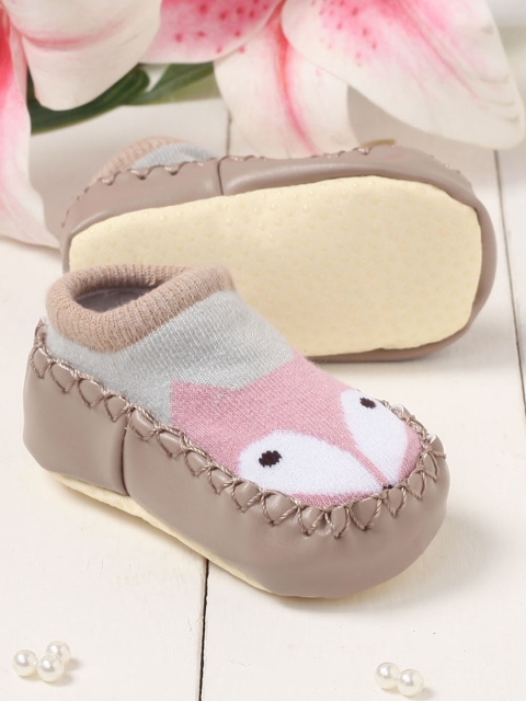 

Walktrendy Unisex Kids Beige Slip-On Booties