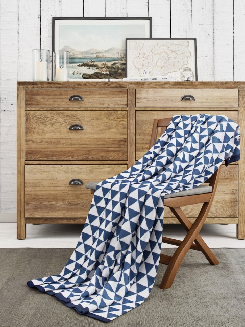

Pluchi Blue & White Geometric Mild Winter 500 GSM Single Bed Blanket