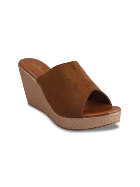 

pelle albero Women Brown Solid Mules