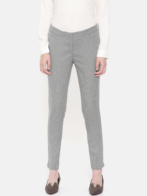 

Van Heusen Woman Women White & Black Regular Fit printed Formal Trousers