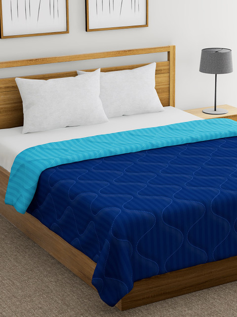 

Divine Casa Navy Blue & Blue Solid Heavy Winter 210 GSM Single Bed Comforter