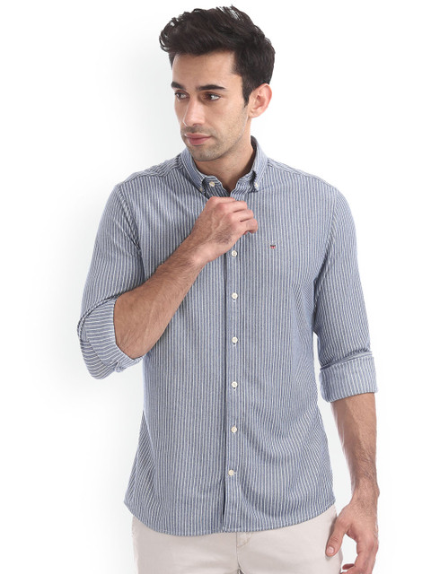 

GANT Men Blue & White Regular Fit Striped Casual Shirt