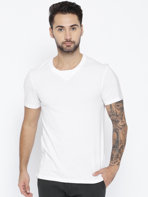 

ESPRIT Men White Solid Round Neck T-shirt