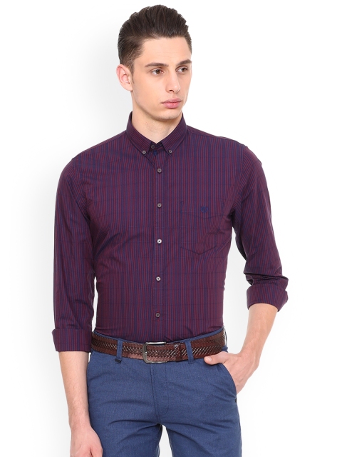

Van Heusen Sport Men Blue & Maroon Regular Fit Striped Casual Shirt