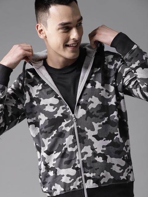 

HERE&NOW Men Grey & Black Printed Hooded Sweatshirt