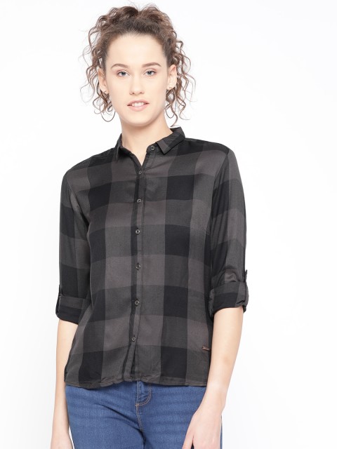 

Pepe Jeans Women Charcoal Grey & Black Regular Fit Checked Casual Shirt